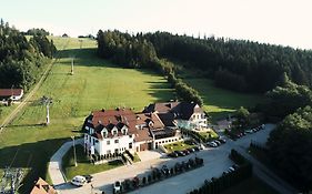 Hotel Kompleks Beskid z basenem i stokiem narciarskim - blisko Babiej Góry